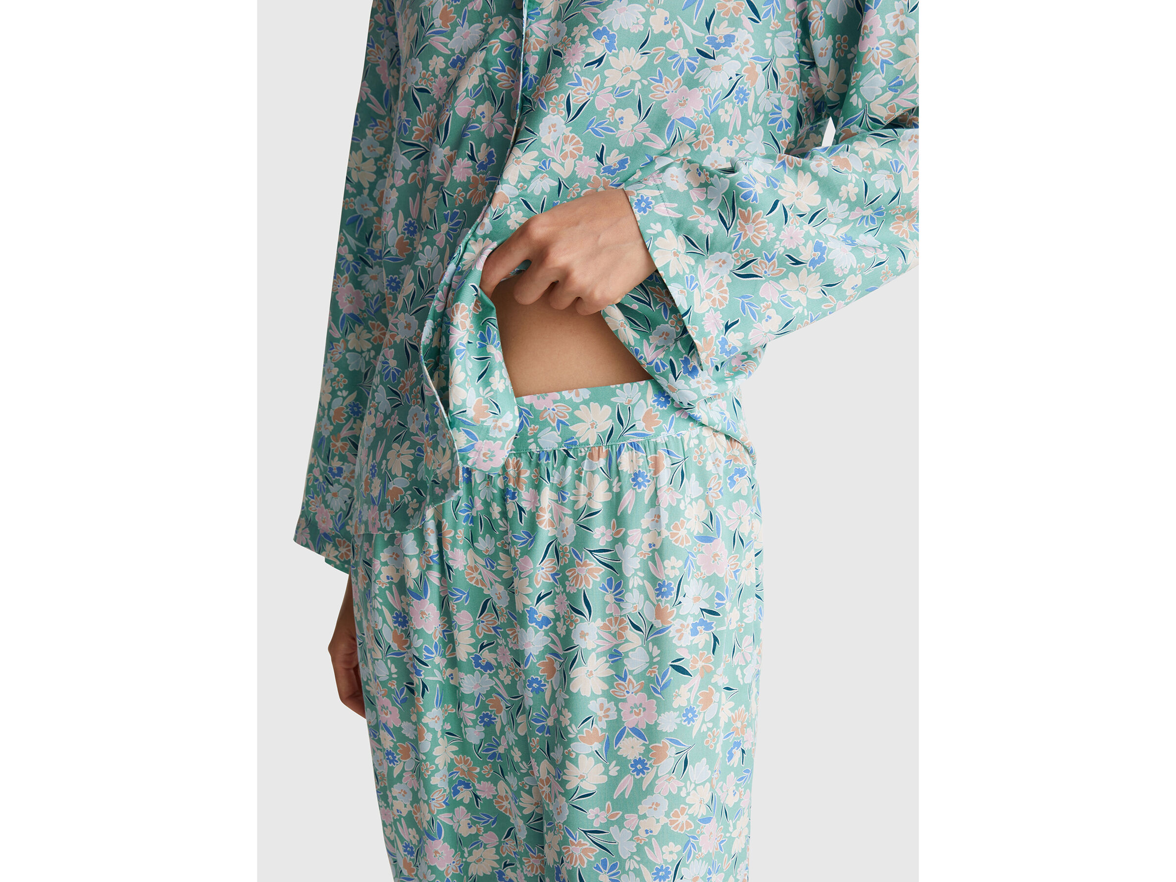 PYJAMA(JACKET+TROUSE Women image number 4